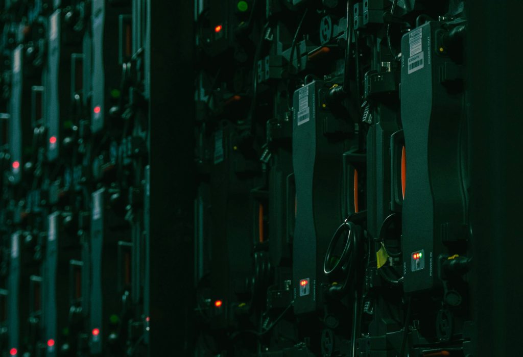 Hårddiskar i en serverhall.